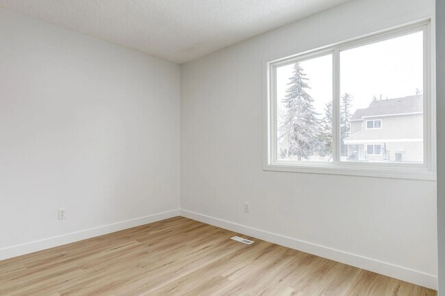 Photo du bâtiment - Hartford County Townhomes