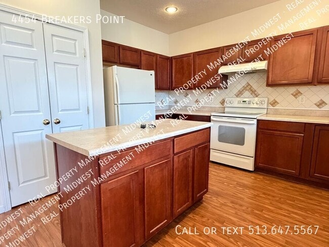 Foto del edificio - 4454 Breakers Point