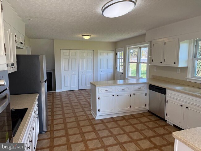 Building Photo - 10421 Tidewater Trail