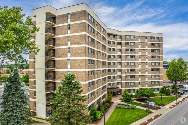 Building Photo - Pierpont Place