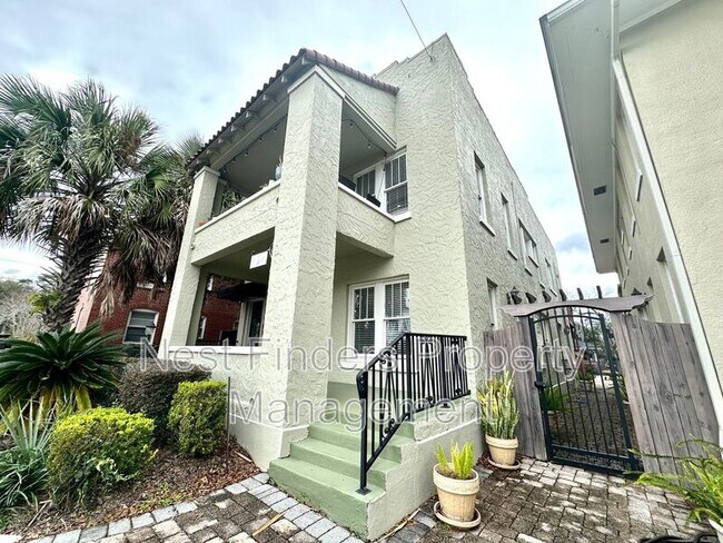 Building Photo - 2979 Herschel St