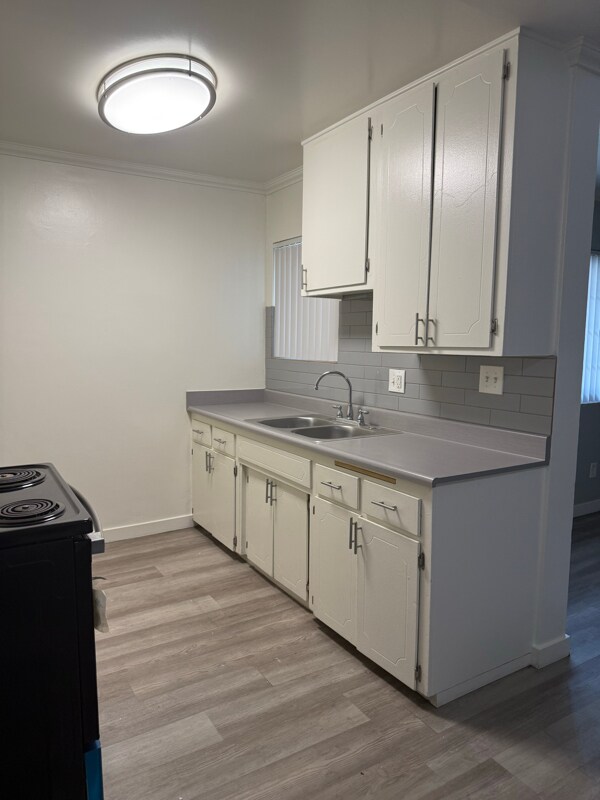Foto principal - 8820 Topanga Canyon Blvd