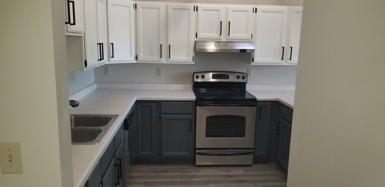 Kitchen - 1908 Bonnie Ln