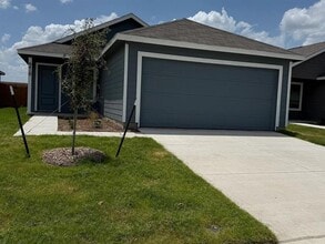 Building Photo - 6410 Glade St