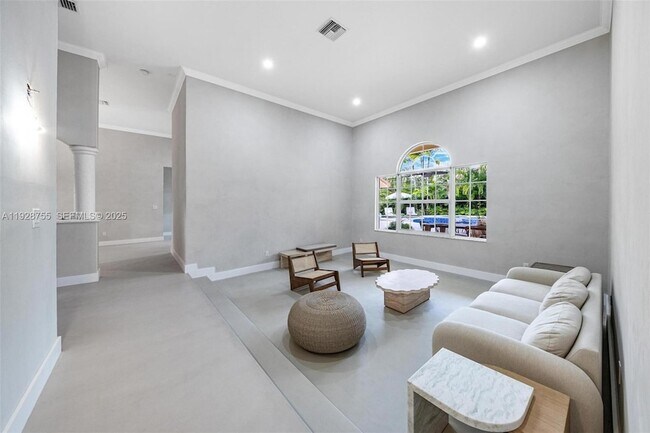 Foto del edificio - 1033 Almeria Ave