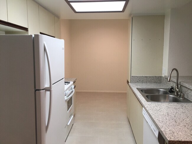 Foto del edificio - 621 N Bronson Ave