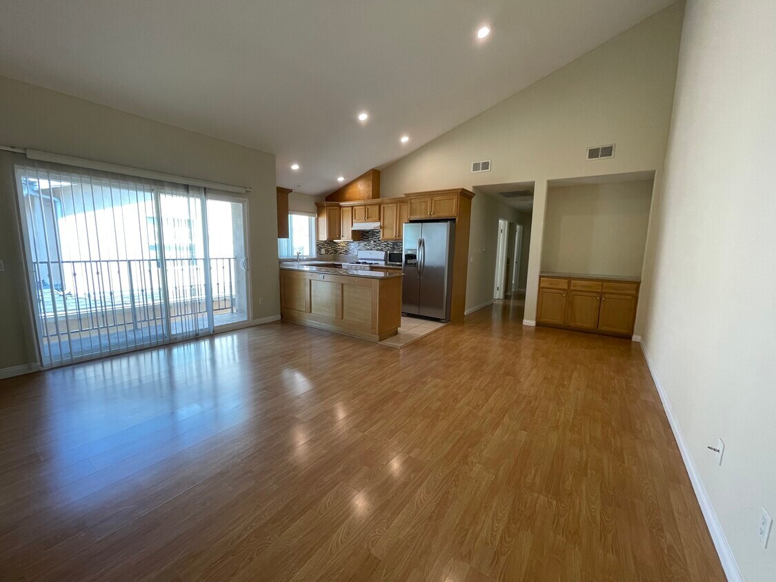 Foto principal - 13806 Vanowen St