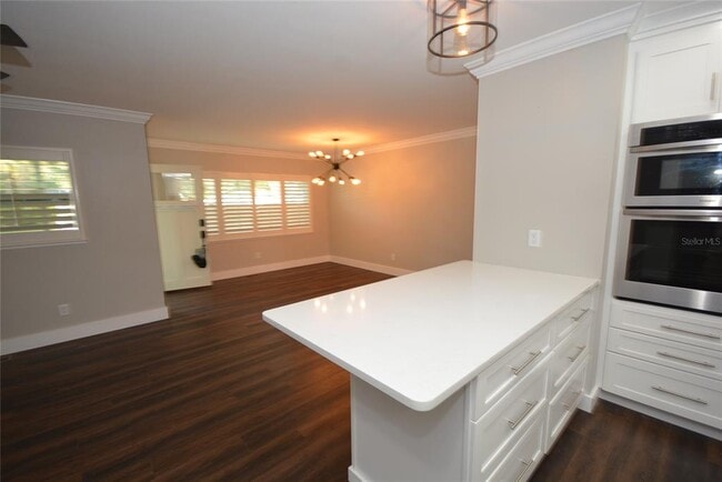 Building Photo - 3006 Vine St