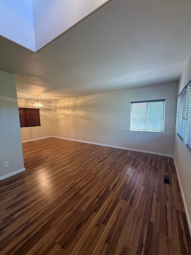 Foto del edificio - Coming Soon: Spacious 3BR/2.5BA Home in Northwest Reno