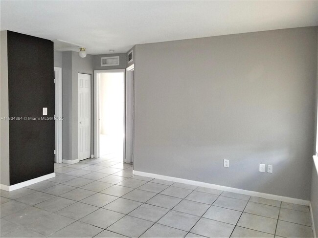 Building Photo - 1782 SW 44th Terrace