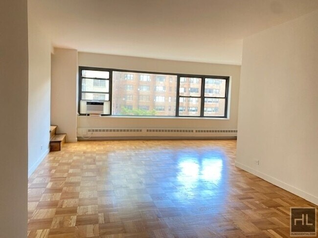Building Photo - EAST 55 STREET