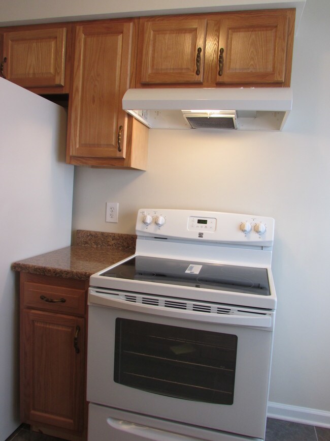 Building Photo - 5848 Secor Rd