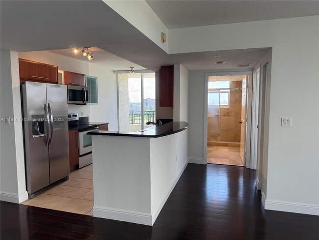 Foto del edificio - 3232 SW 22nd Terrace