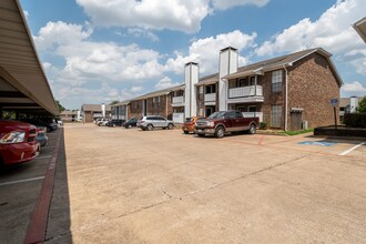 CAI6.jpg - Crossings at Irving Apartments