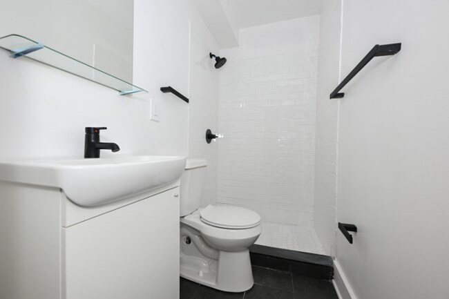 Foto del edificio - 1384 W 83rd St