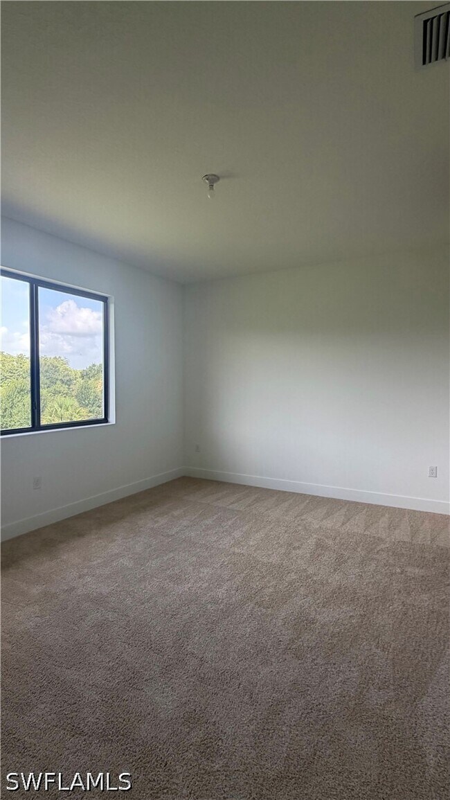 Foto del edificio - 5856 Agostino Way