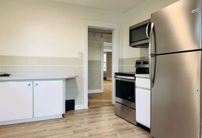 Building Photo - 1706 Colorado Ave NE