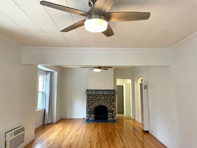 Foto del edificio - Great 3B/1BA Home in University City acros...