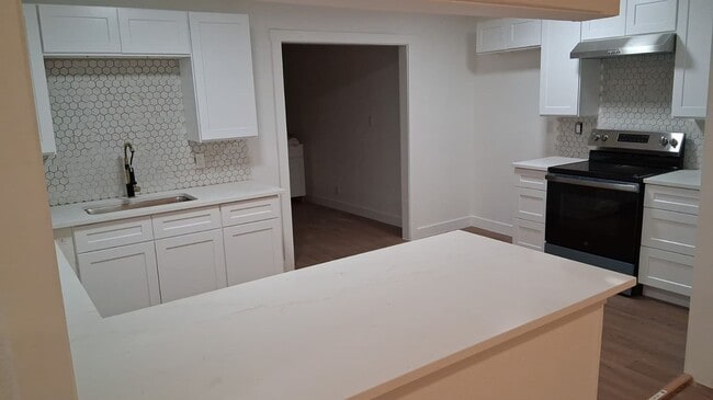 Building Photo - BEAUTIFUL HOME IN HOUSTON. MOVE IN READY!.