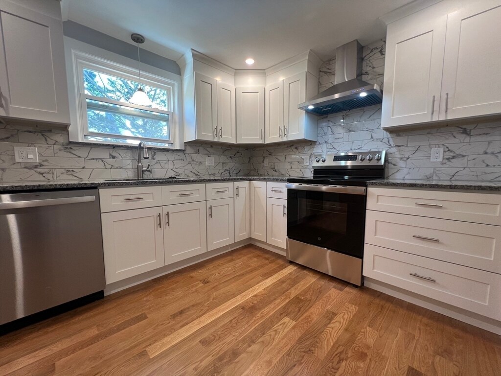 Primary Photo - 79 Walnut St