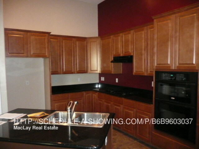Building Photo - 150 N Lakeview Blvd