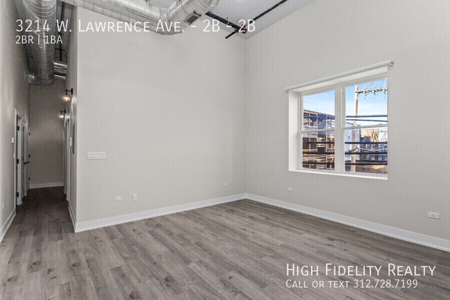 Building Photo - 3214 W Lawrence Ave