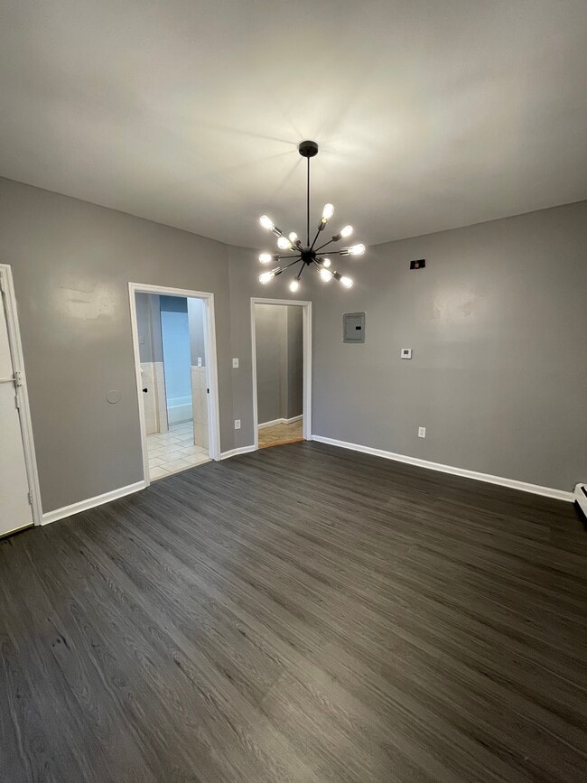 Building Photo - 384 Badger Ave