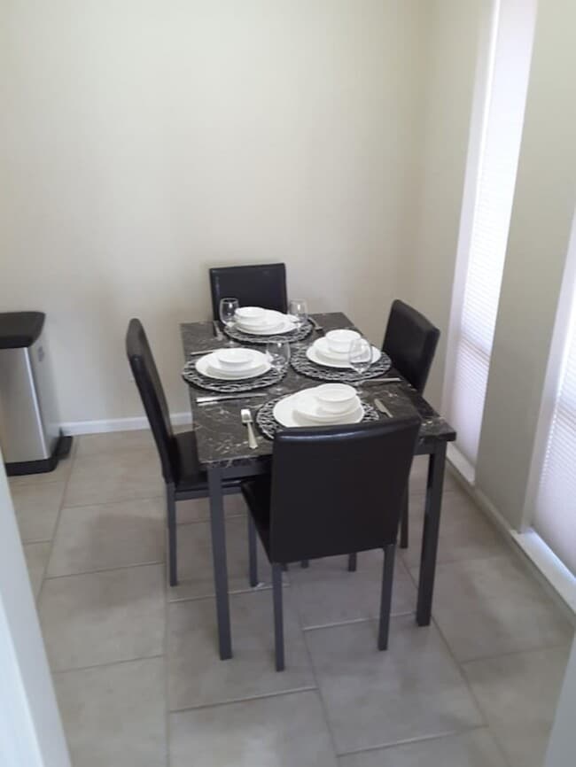 Foto del edificio - 746 Oakmont Ave