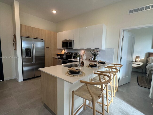 Building Photo - 16395 Biscayne Blvd