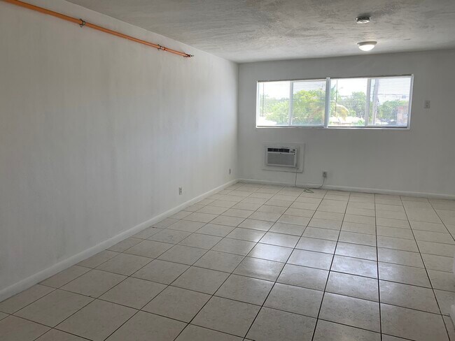 Building Photo - 509 S 21st Ave