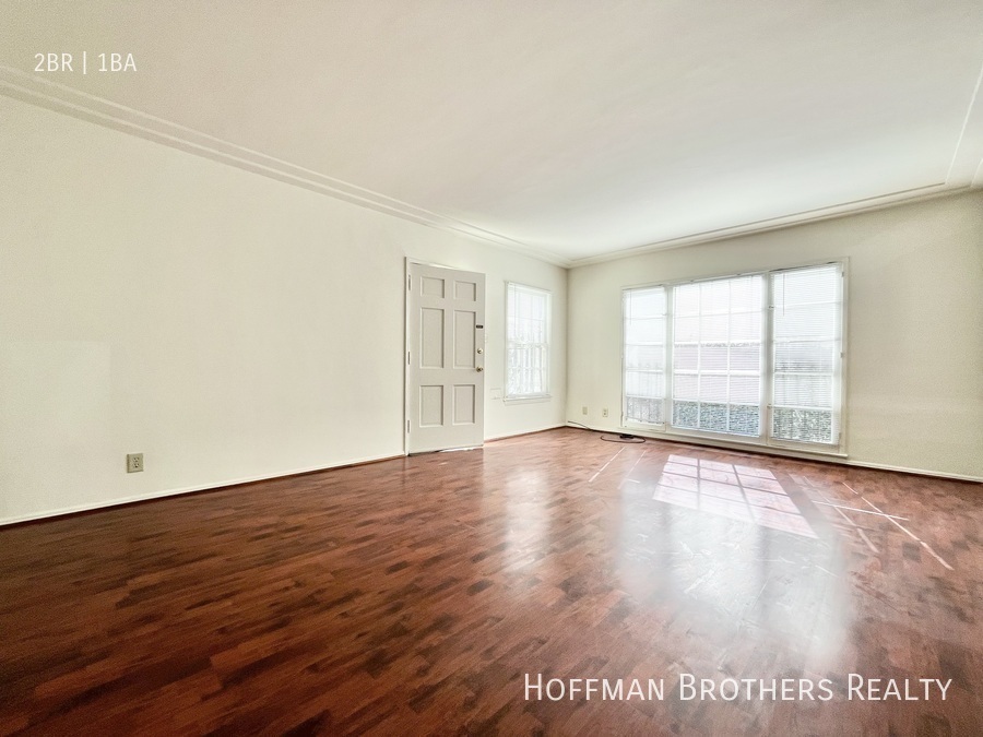 Primary Photo - 343 Hayworth Ave