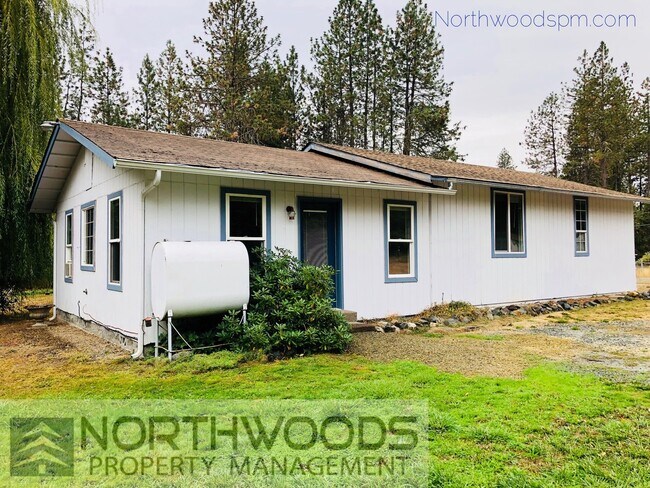 Foto del edificio - Country Feel - 1+ Bedroom/1 bath - Attached garage