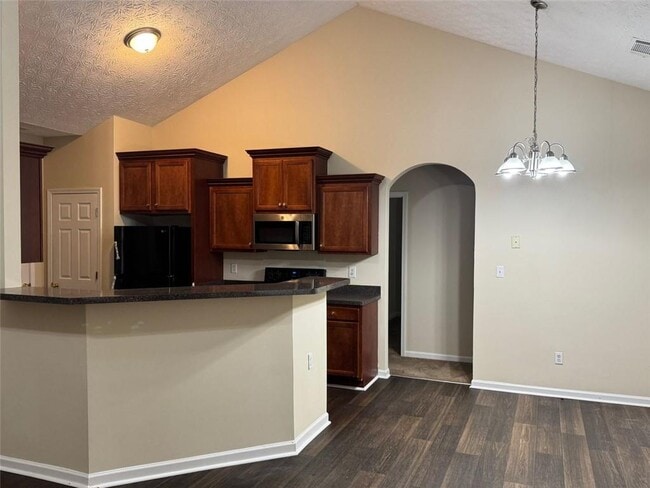 Foto del edificio - 5736 Lakeside Dr