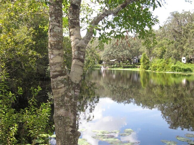 Foto del edificio - 13949 Friendship Ln