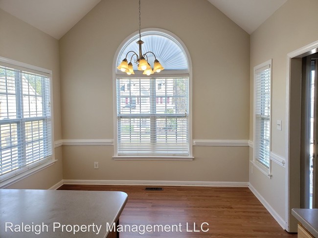 Building Photo - 4 br, 3 bath House - 424 Majestic Oak Drive