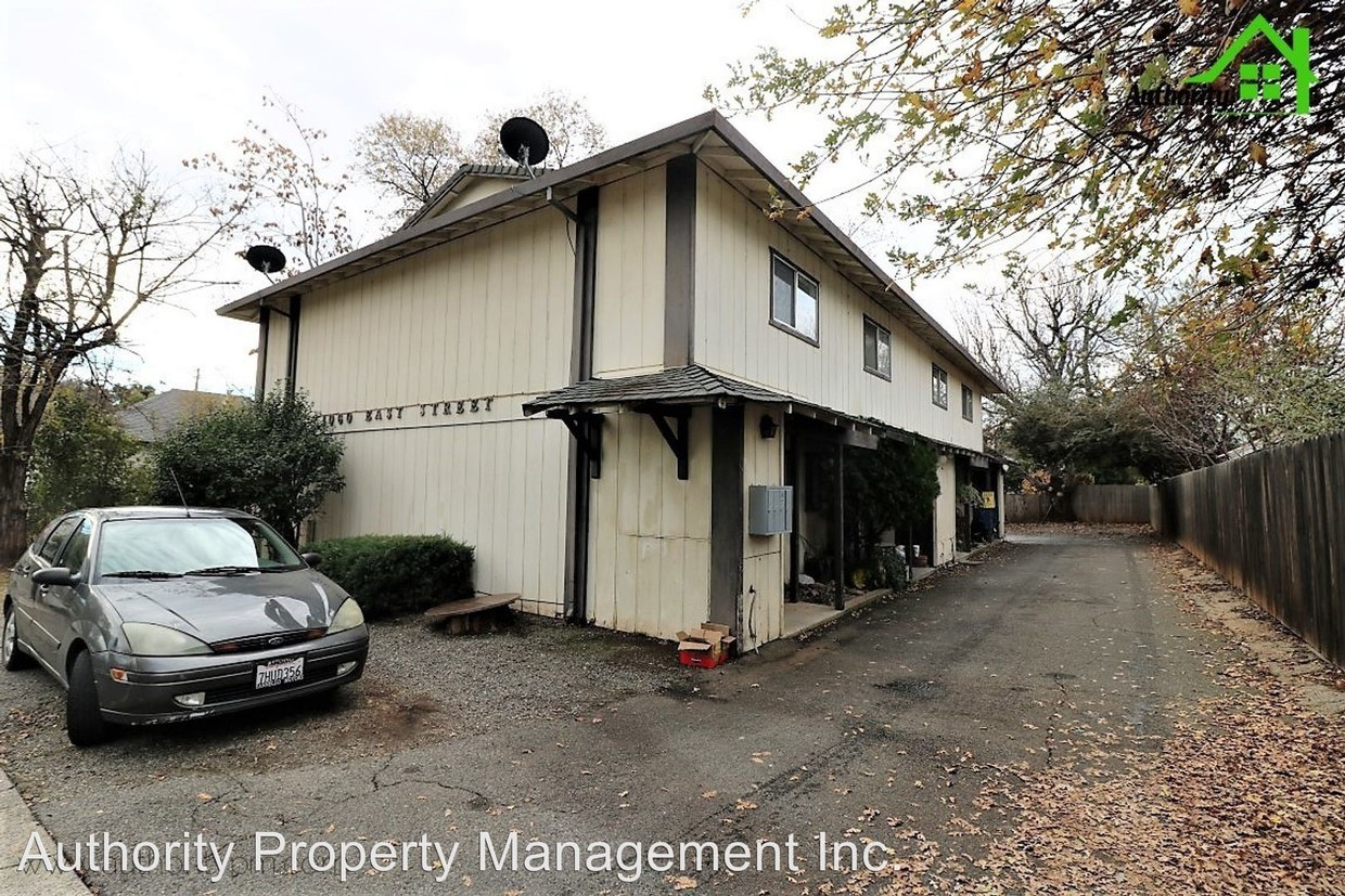 Primary Photo - 1060 East St