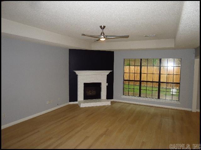 Foto del edificio - 3704 Lakewood Valley Dr