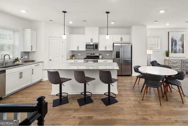 Building Photo - 616 Wynard Place