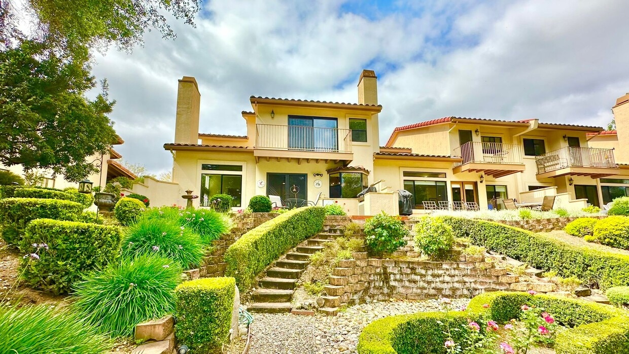 Primary Photo - Stunning and Well Appointed High-End Two-S...