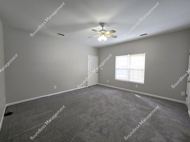 Building Photo - 2874 Sylvan Rd