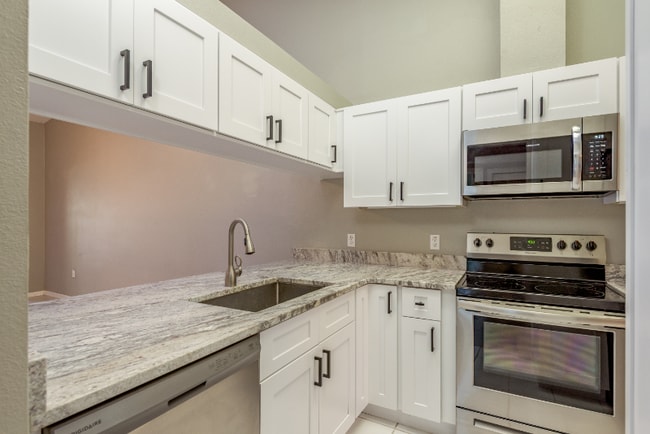 Building Photo - 406 S Bayview Blvd