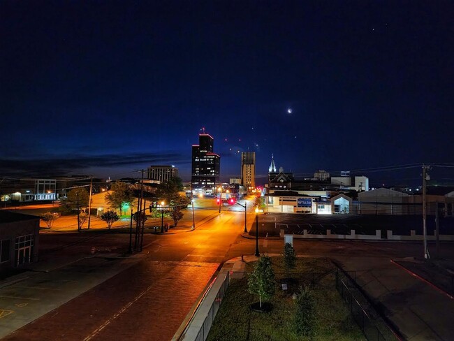 Foto del edificio - Move In Ready! Marquee Unit at West Oak To...