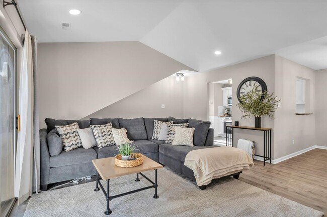 Foto del edificio - 612 Covington Ct