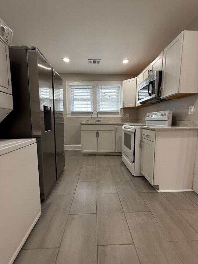 Foto del edificio - 3 Bed 1 bath in Atlanta!