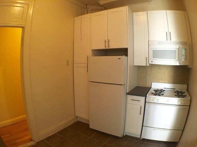 Foto del edificio - 32 Macombs Pl