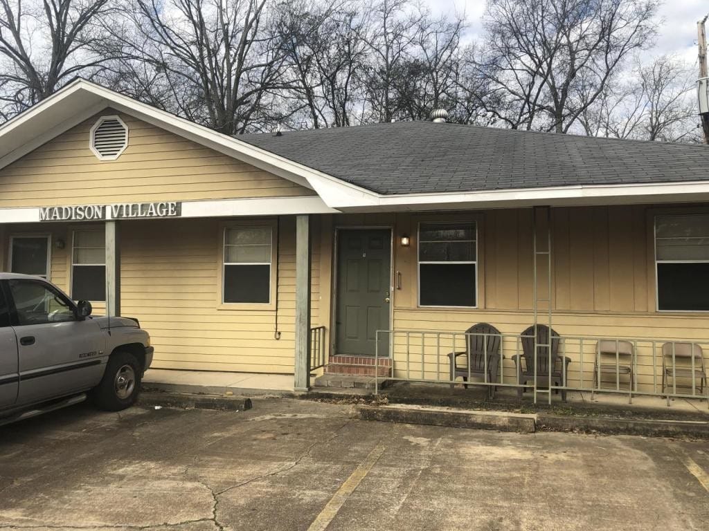 132 S Madison St, Tupelo, MS 38804 Room for Rent in Tupelo, MS