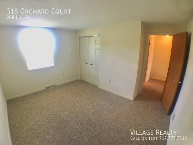 Building Photo - Roomy 2-bed townhome with garage in Dallas...