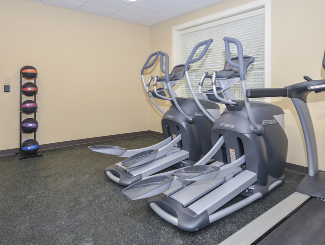 Fitness Center - OakTree Apartments