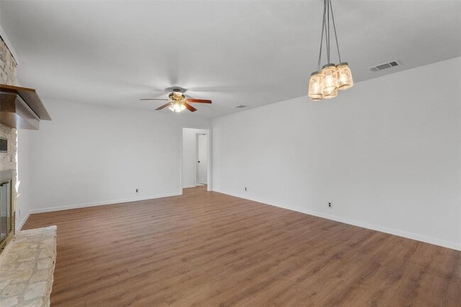 Foto del edificio - 209 E Rector St