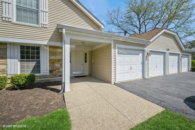 Foto del edificio - 380 Newport Ln